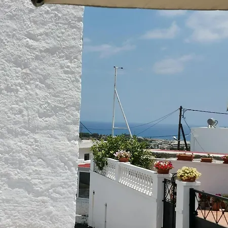 Spacious 2 Bedroom Close To Lindos - Sleeps 6 Full Air Conditioning